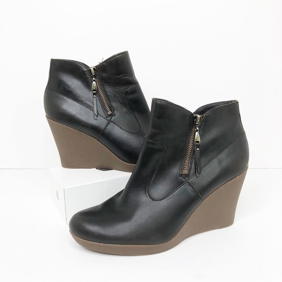 Ugg Brown leather Sherpa lined wedge ankle boots - Picture 8 of 10